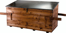 Caisse � outils - impr�gn�es,t�le sur couvercle, 130x82x65/70cmH